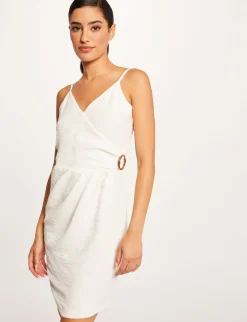Robes><noscript><img width=