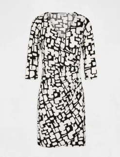 Robes><noscript><img width=