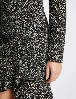 Robes><noscript><img width=