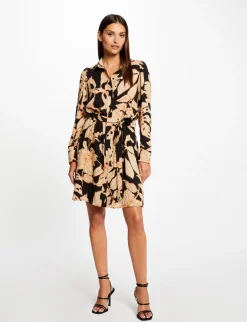 Robes><noscript><img width=