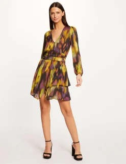 Robes><noscript><img width=