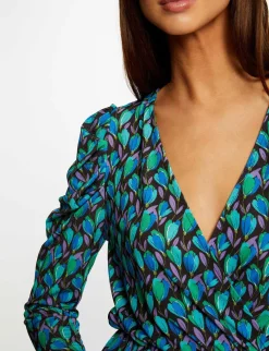 Robes><noscript><img width=