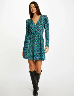 Robes><noscript><img width=
