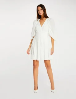 Robes><noscript><img width=