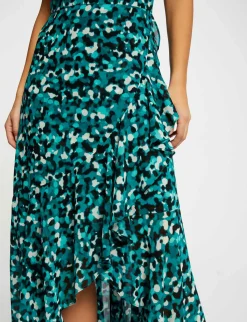 Robes><noscript><img width=
