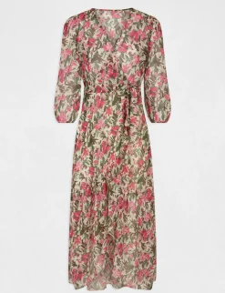 Robes><noscript><img width=