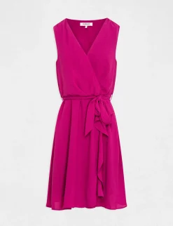 Robes><noscript><img width=