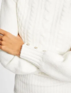 Robes><noscript><img width=