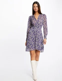 Robes><noscript><img width=